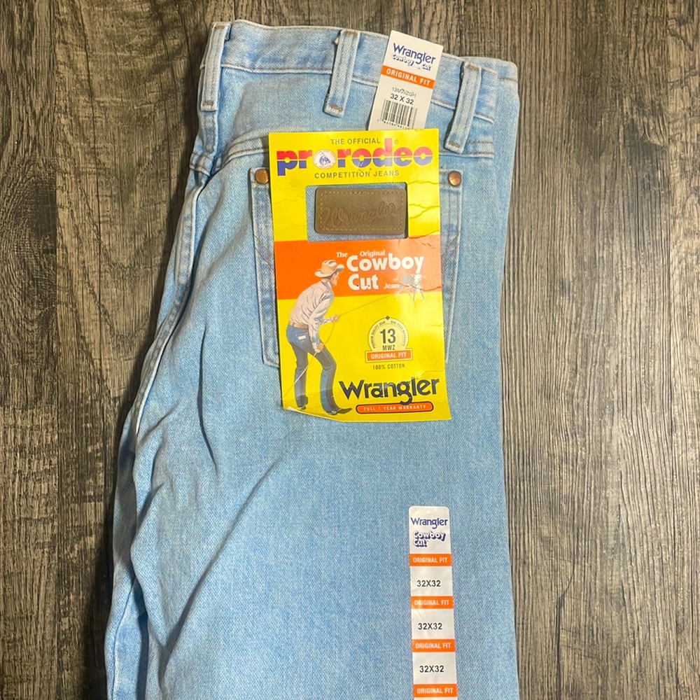 NWT- Wrangler Cowboy Cut Original Fit 32x32 Men’s